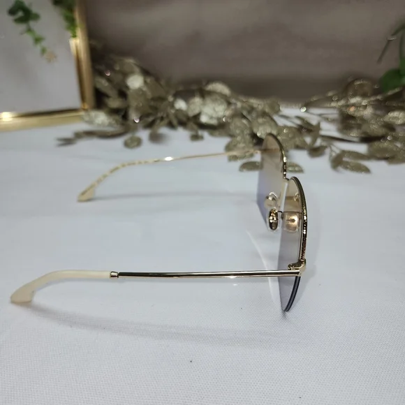 NWOT Victoria Beckham VB214SA Sunglasses With Box, Paperwork And Case